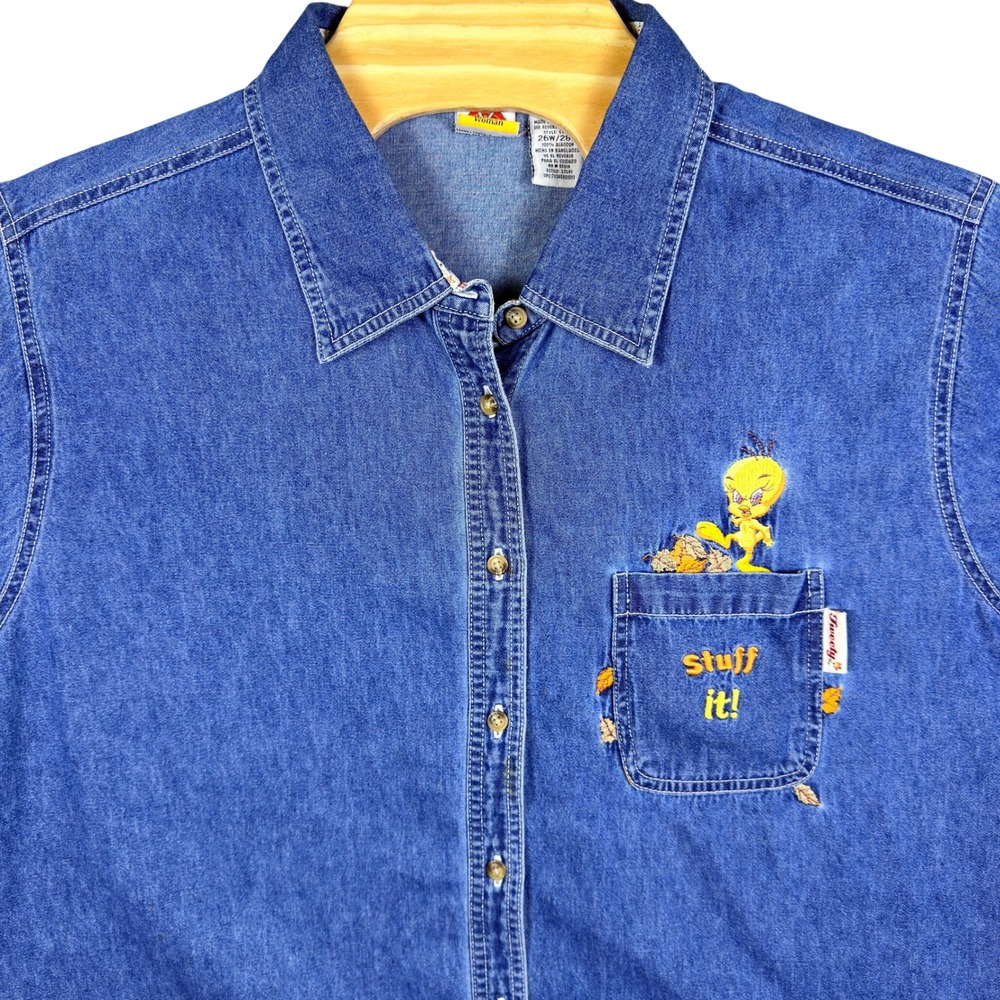 VINTAGE 2001 Looney Tunes Button Up Shirt Women 26W/28W Blue Denim Tweety Bird